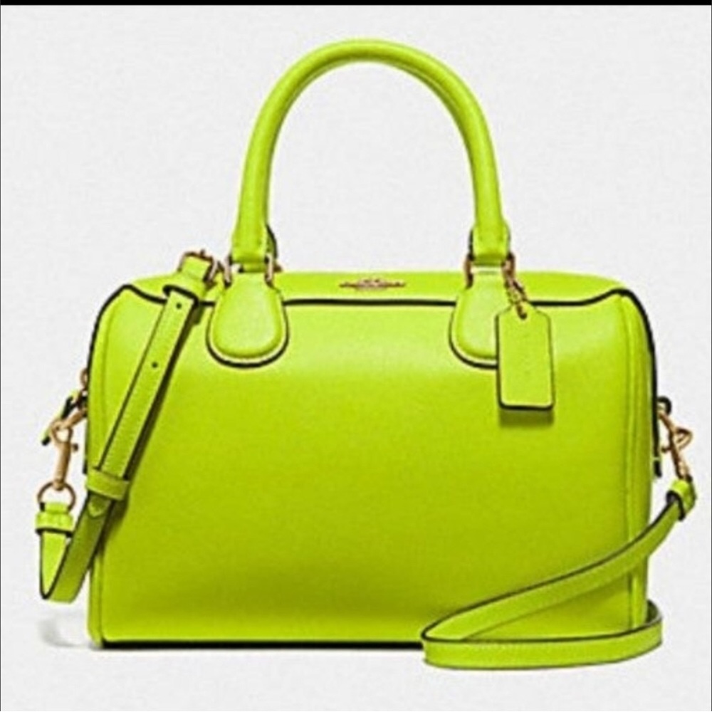 🟣NWT COACH NEON Yellow Bright & Beautiful. Satchel Barrel Bag.